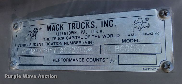 image for item KU9939 1984 Mack R686ST  dump truck