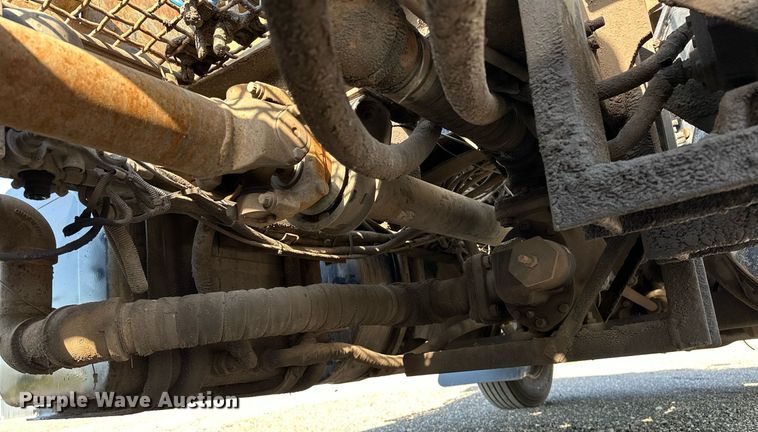 image for item KW9200 2006 Mack CHN613  semi truck