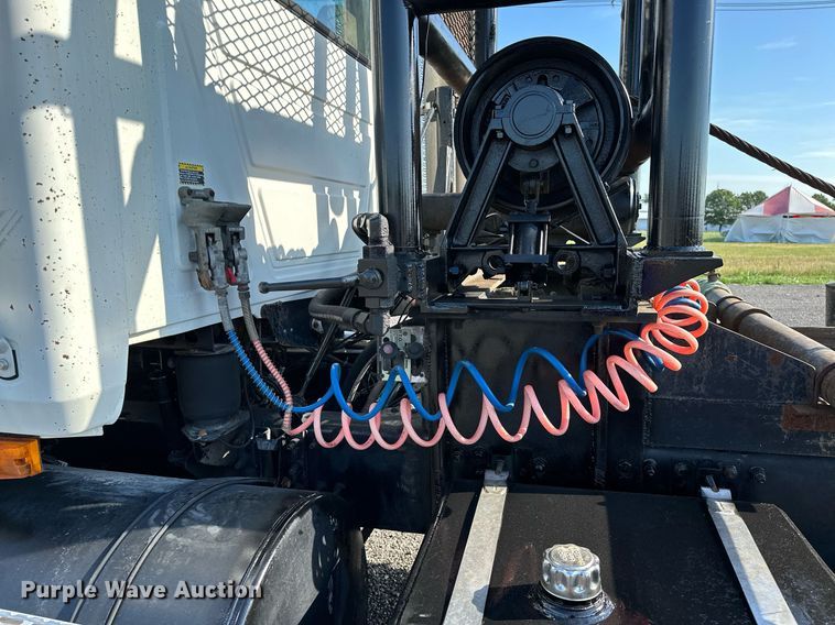 image for item KW9200 2006 Mack CHN613  semi truck