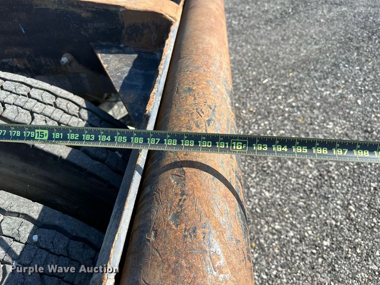 image for item KW9200 2006 Mack CHN613  semi truck