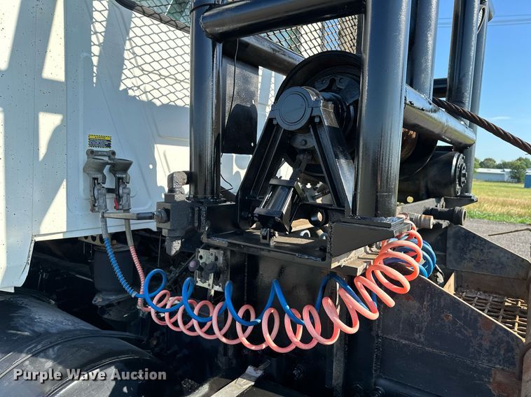 image for item KW9200 2006 Mack CHN613  semi truck