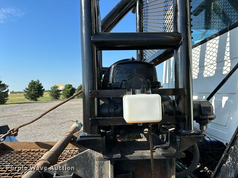 image for item KW9200 2006 Mack CHN613  semi truck