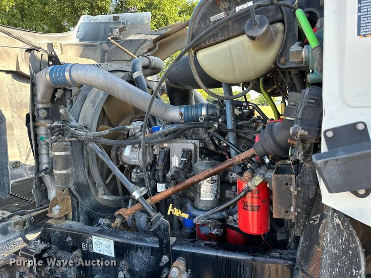 image for item KW9200 2006 Mack CHN613  semi truck