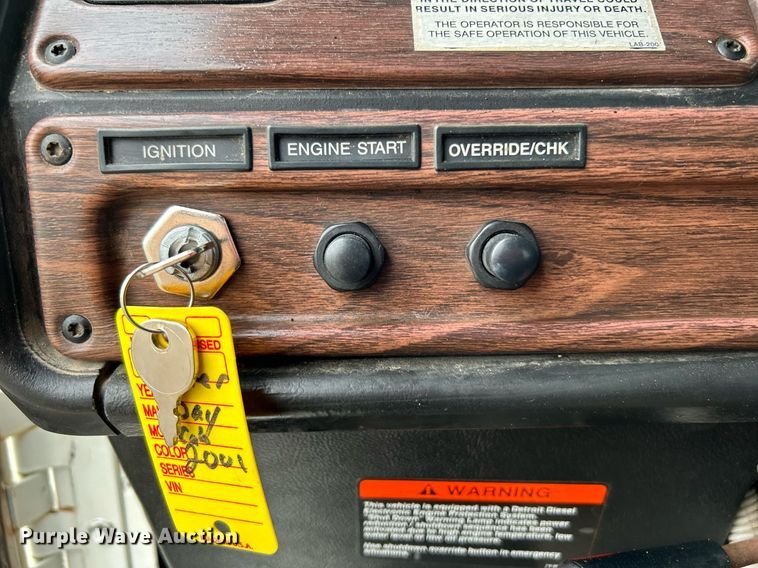 image for item KW9208 2001 Freightliner FLD  semi truck