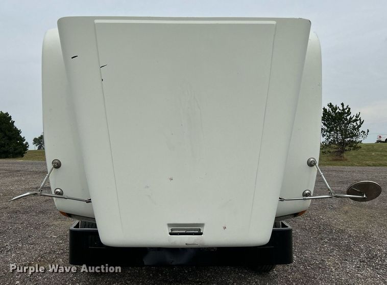 image for item KW9208 2001 Freightliner FLD  semi truck