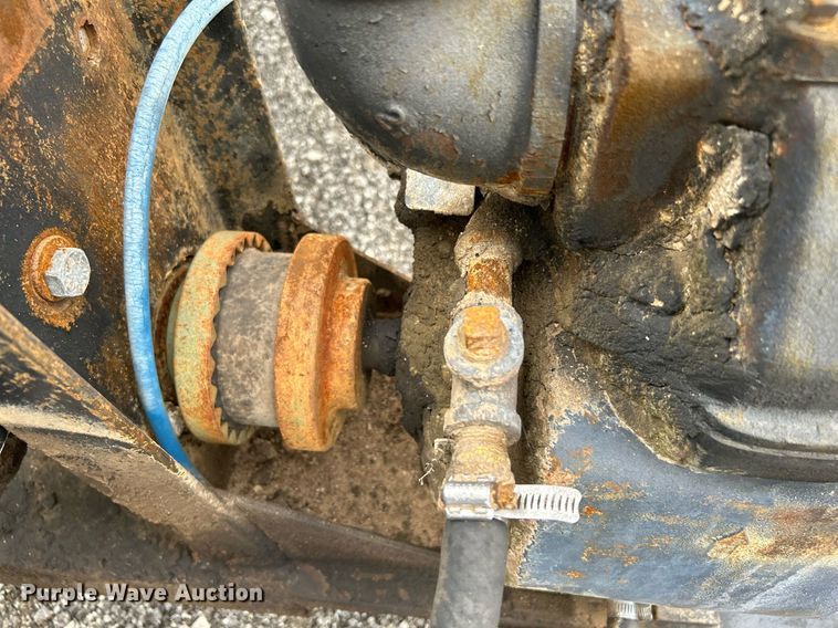 image for item KW9208 2001 Freightliner FLD  semi truck