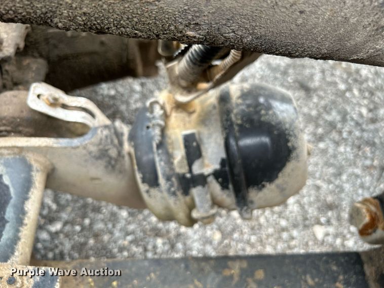 image for item KW9208 2001 Freightliner FLD  semi truck