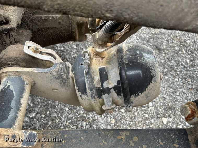 image for item KW9208 2001 Freightliner FLD  semi truck