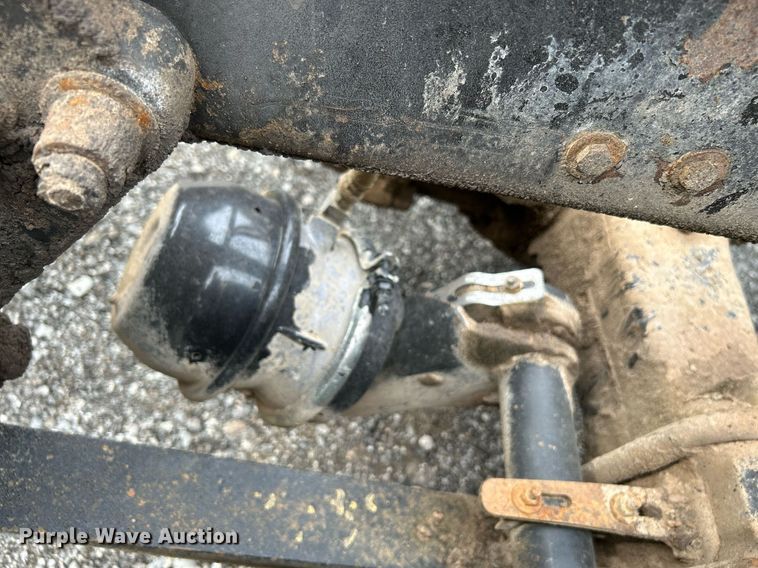 image for item KW9208 2001 Freightliner FLD  semi truck