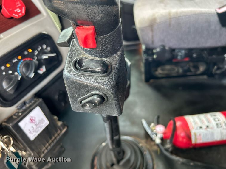 image for item KW9225 2013 Western Star 4900EX  semi truck