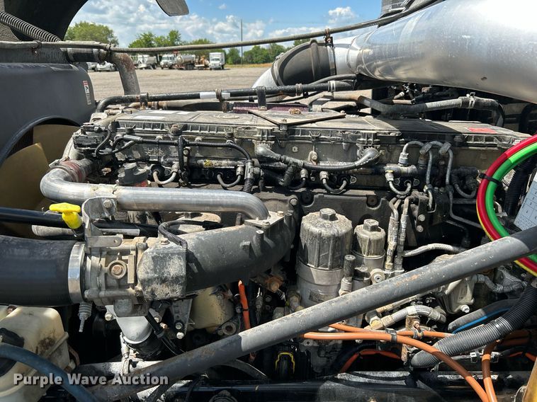 image for item KW9225 2013 Western Star 4900EX  semi truck