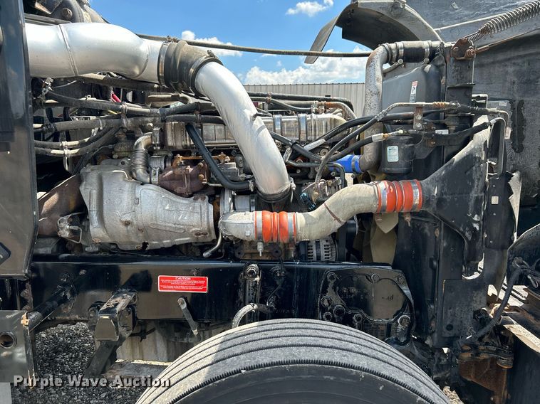 image for item KW9225 2013 Western Star 4900EX  semi truck