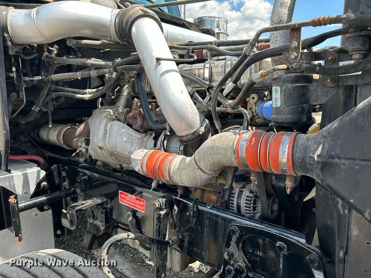 image for item KW9225 2013 Western Star 4900EX  semi truck