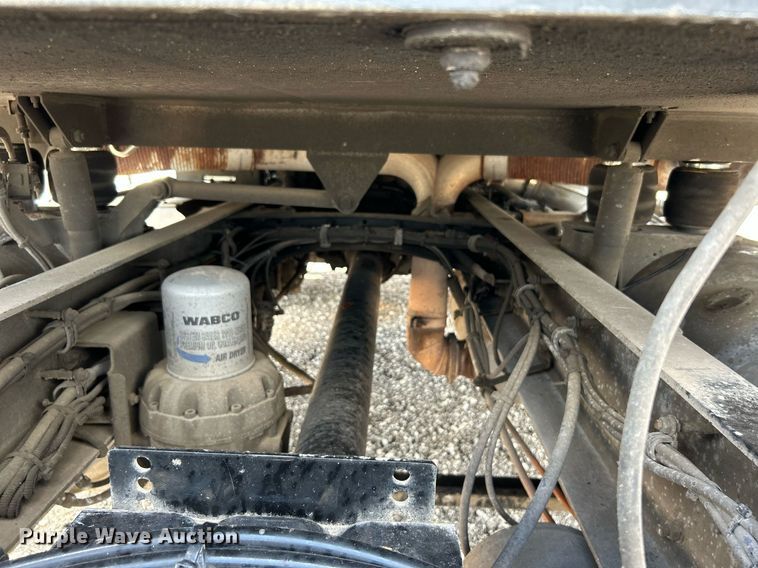 image for item KW9225 2013 Western Star 4900EX  semi truck