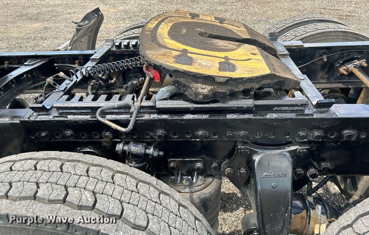 image for item KW9225 2013 Western Star 4900EX  semi truck