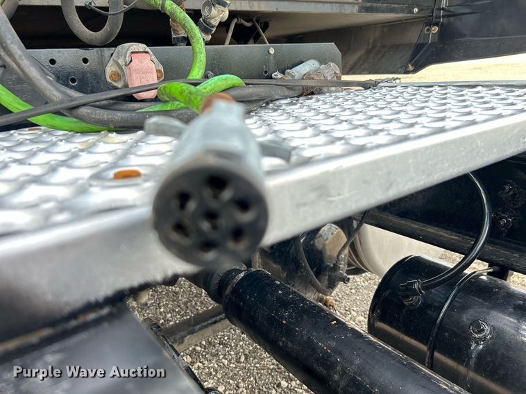 image for item KW9225 2013 Western Star 4900EX  semi truck