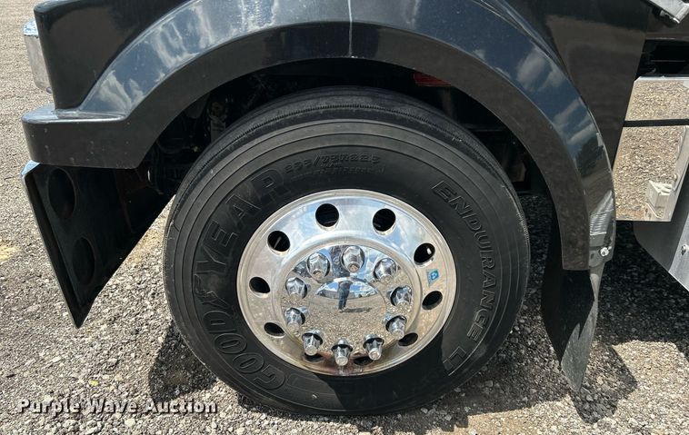 image for item KW9225 2013 Western Star 4900EX  semi truck