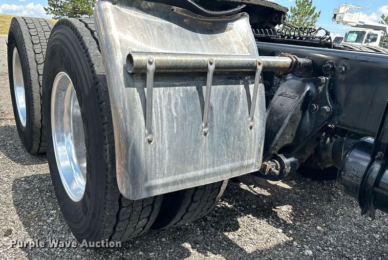 image for item KW9225 2013 Western Star 4900EX  semi truck