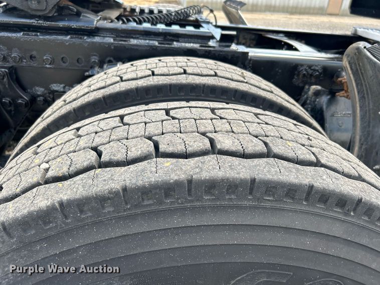 image for item KW9225 2013 Western Star 4900EX  semi truck