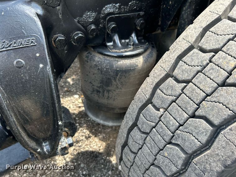 image for item KW9225 2013 Western Star 4900EX  semi truck