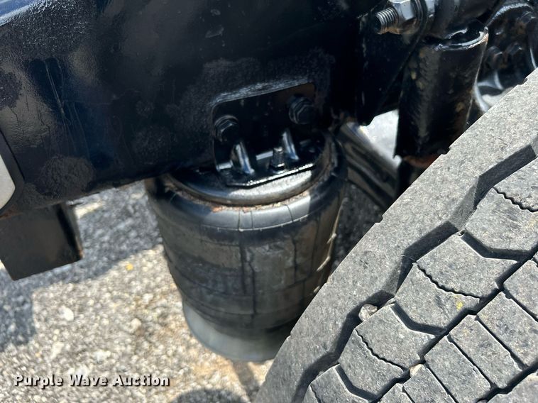 image for item KW9225 2013 Western Star 4900EX  semi truck