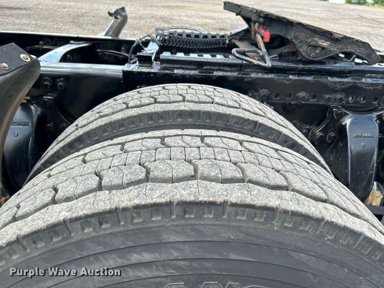 image for item KW9225 2013 Western Star 4900EX  semi truck