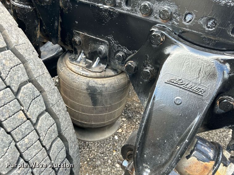 image for item KW9225 2013 Western Star 4900EX  semi truck