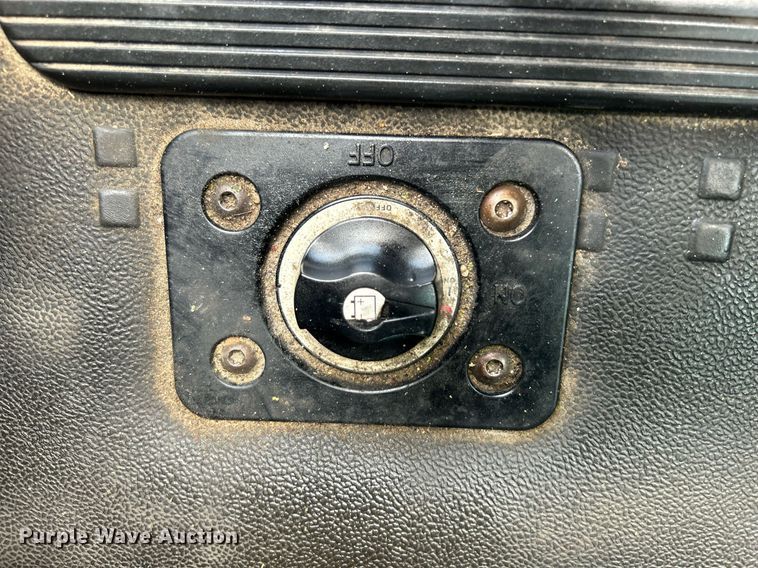 image for item KW9225 2013 Western Star 4900EX  semi truck