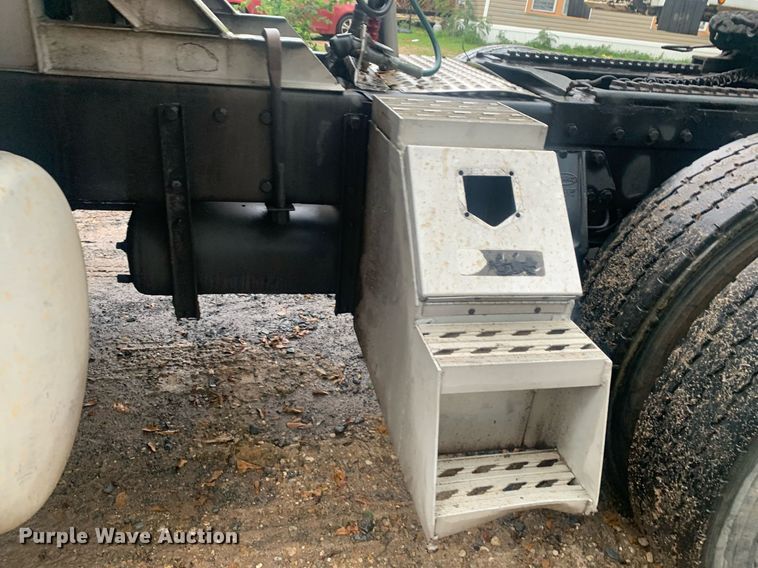 image for item LH9706 1994 Peterbilt 379  semi truck