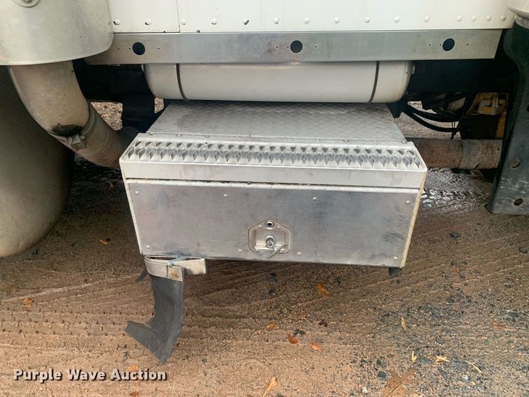 image for item LH9706 1994 Peterbilt 379  semi truck