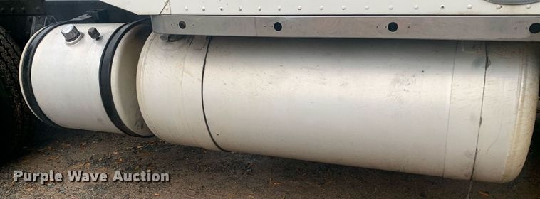 image for item LH9706 1994 Peterbilt 379  semi truck