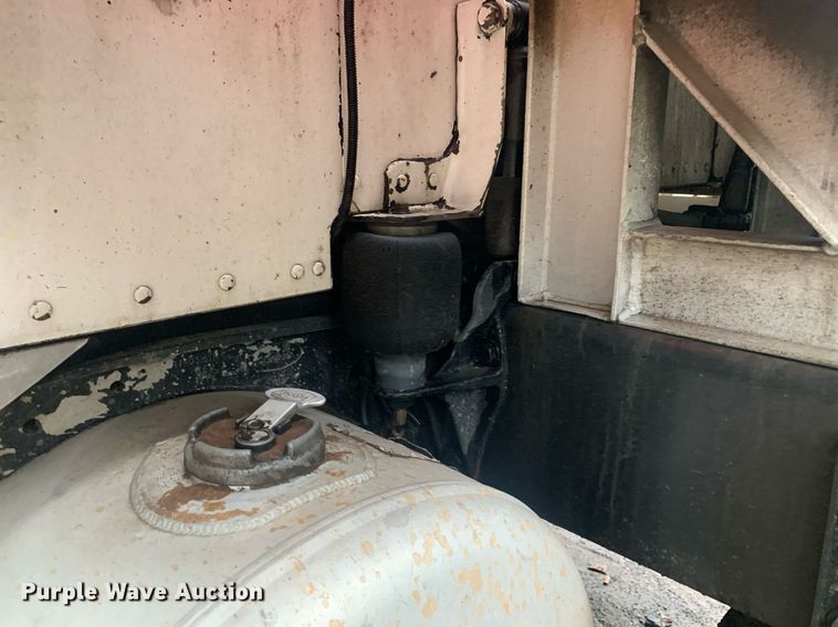 image for item LH9706 1994 Peterbilt 379  semi truck