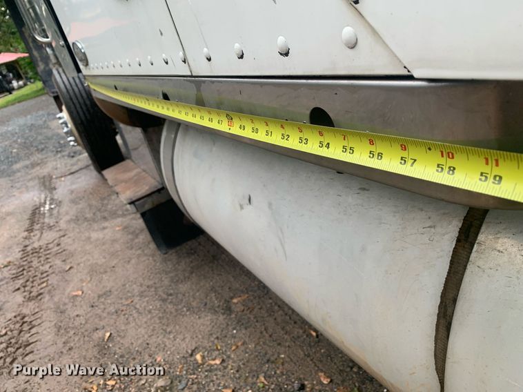 image for item LH9706 1994 Peterbilt 379  semi truck