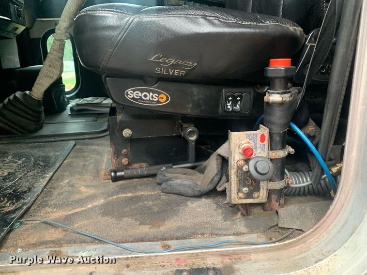 image for item LH9706 1994 Peterbilt 379  semi truck