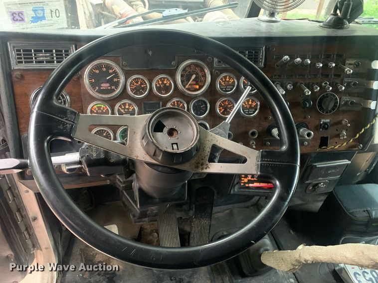 image for item LH9706 1994 Peterbilt 379  semi truck