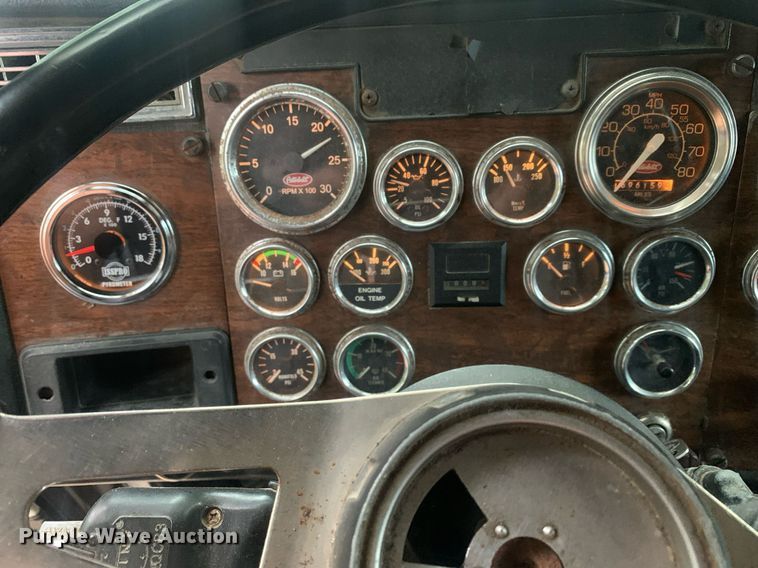 image for item LH9706 1994 Peterbilt 379  semi truck