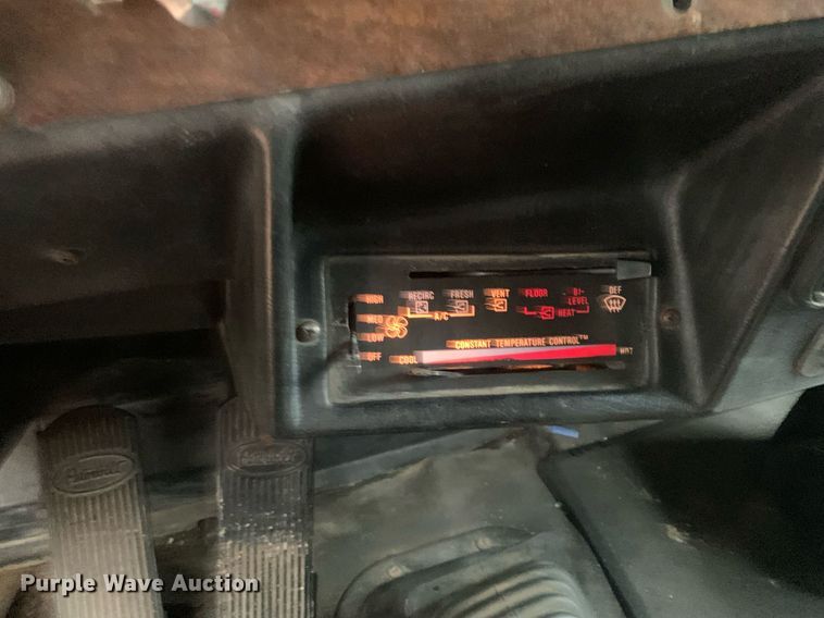 image for item LH9706 1994 Peterbilt 379  semi truck