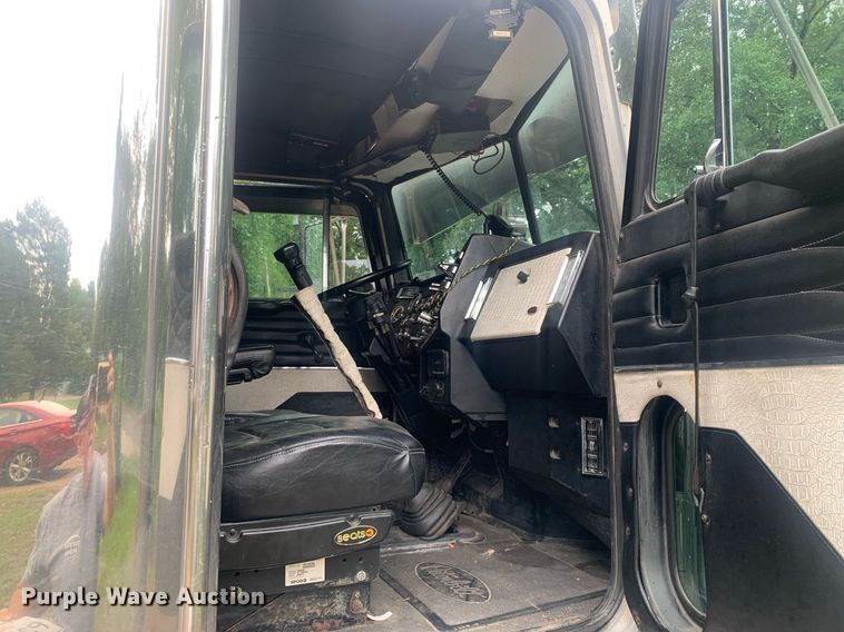 image for item LH9706 1994 Peterbilt 379  semi truck