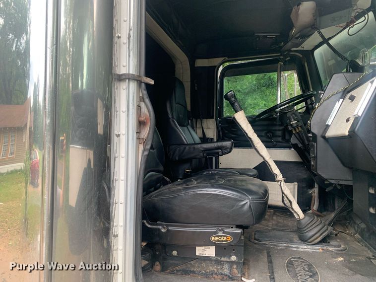 image for item LH9706 1994 Peterbilt 379  semi truck