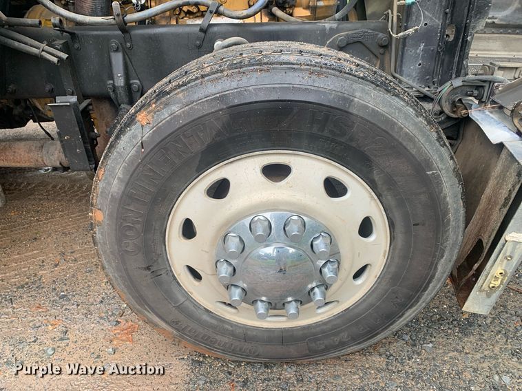 image for item LH9706 1994 Peterbilt 379  semi truck