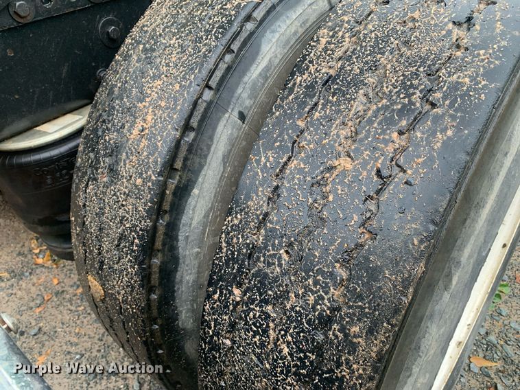 image for item LH9706 1994 Peterbilt 379  semi truck