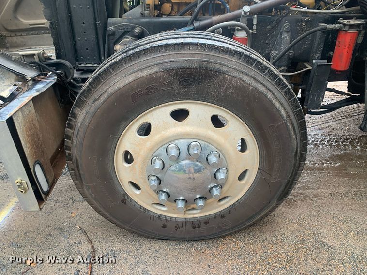 image for item LH9706 1994 Peterbilt 379  semi truck