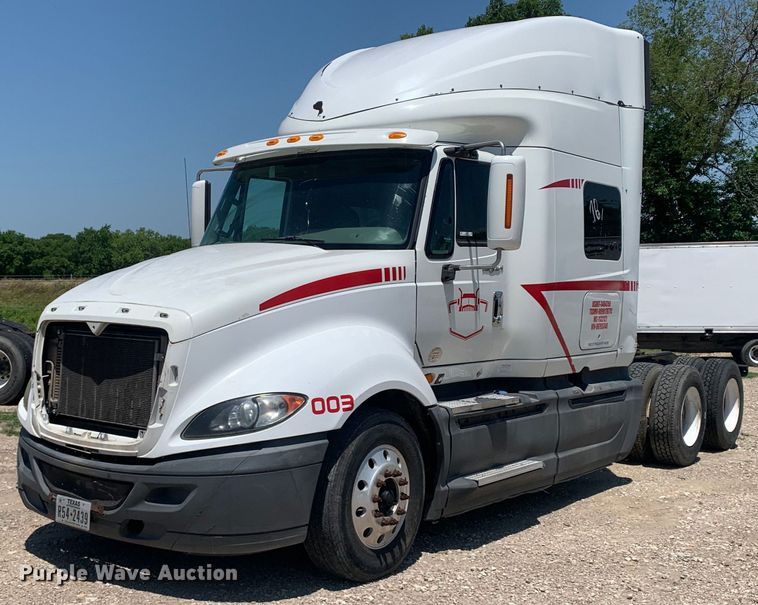 image for item LH9710 2014 International ProStar  semi truck