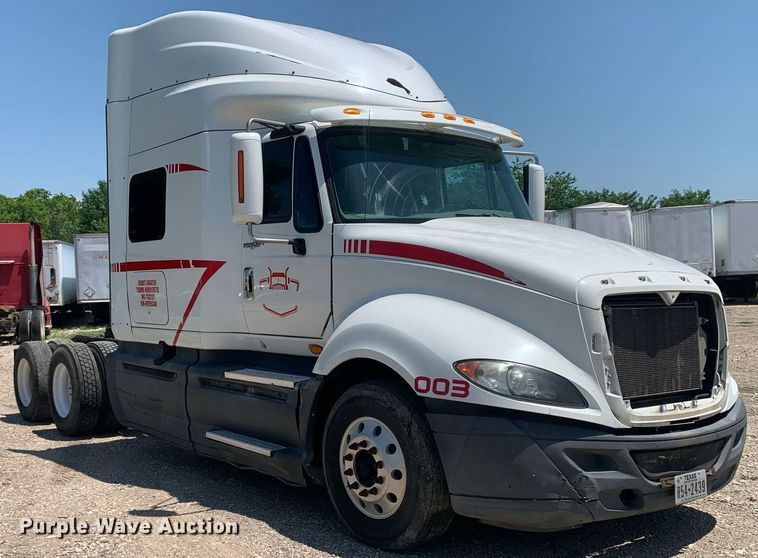 image for item LH9710 2014 International ProStar  semi truck