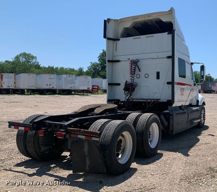 image for item LH9710 2014 International ProStar  semi truck