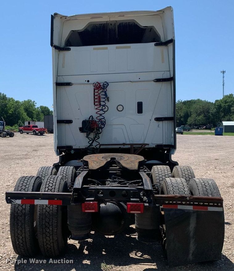 image for item LH9710 2014 International ProStar  semi truck