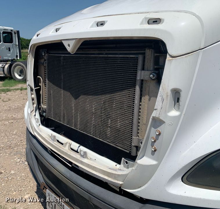 image for item LH9710 2014 International ProStar  semi truck