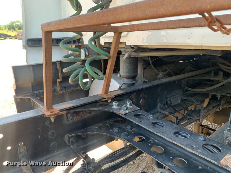 image for item LH9710 2014 International ProStar  semi truck