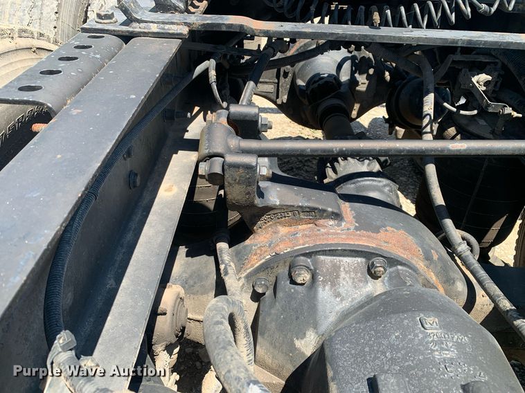 image for item LH9710 2014 International ProStar  semi truck