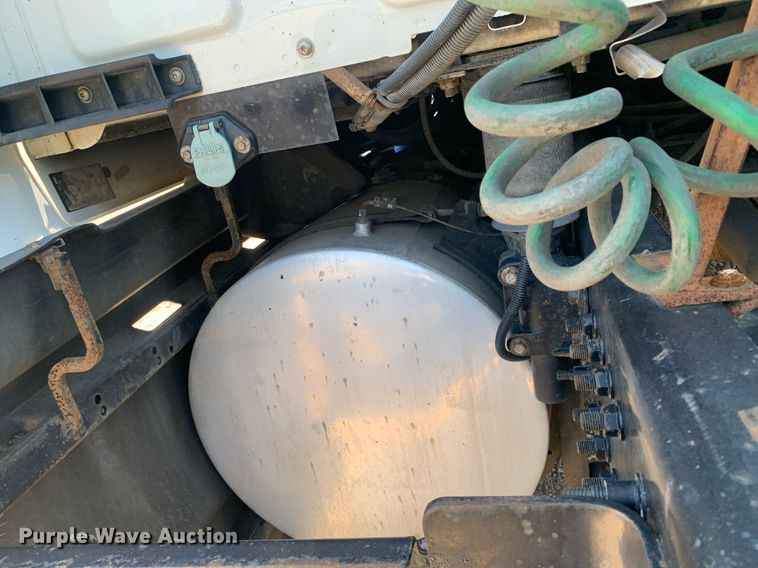 image for item LH9710 2014 International ProStar  semi truck